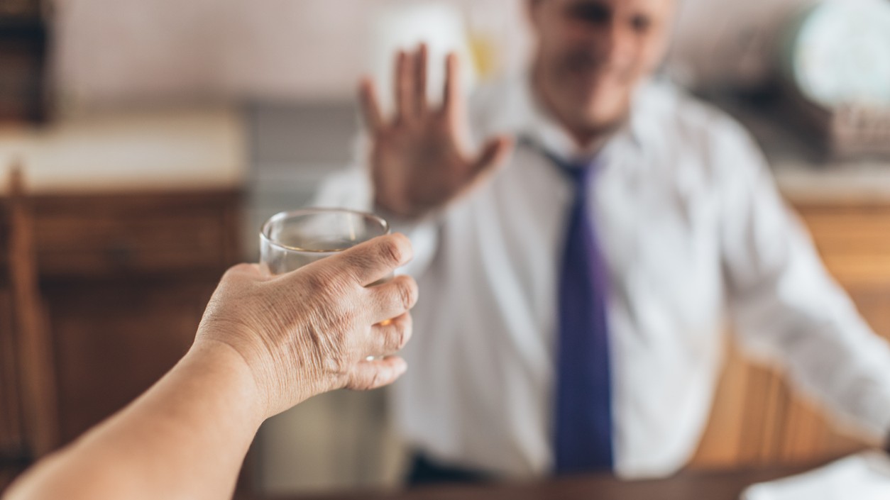 Alkohol je v našej kultúre normou, no abstinencia tabu.