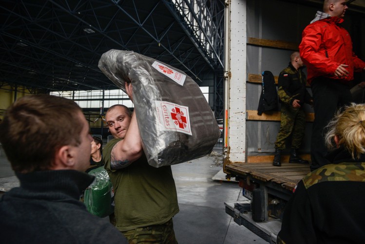 POMOC HUMANITARNA Z POLSKI W DRODZE DO NEPALU