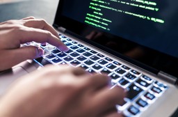 Uczelnie wyższe na celowniku hakerów. "Atakowani są wszyscy"