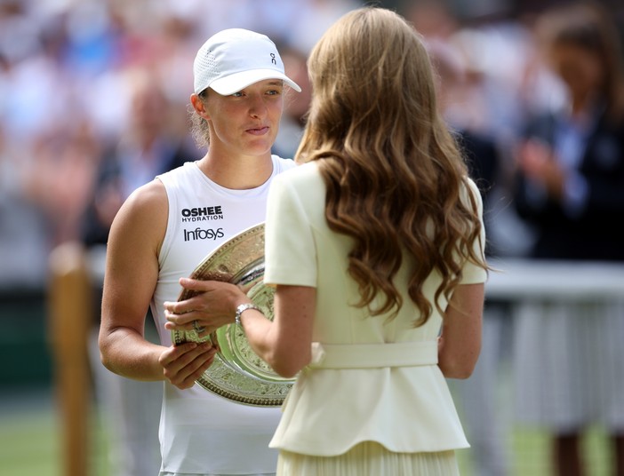 Iga Świątek mistrzynią Wimbledonu. Trofeum odebrała z rąk Księżnej Walii [FOTO]
