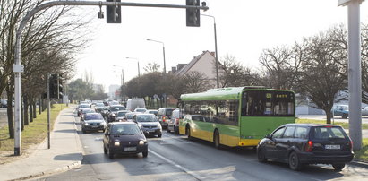 Naramowicka nadal wąska i zakorkowana?