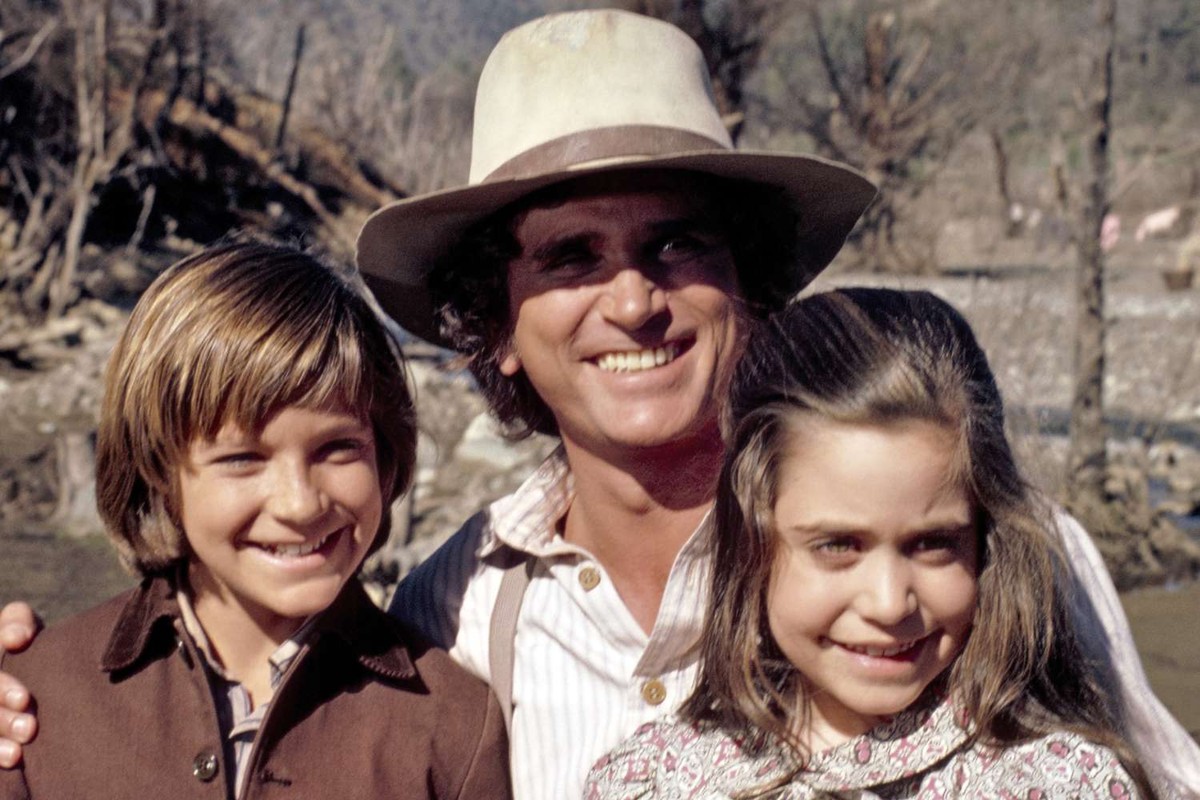 Jason Bateman, Michael Landon i Missy Francis w oryginalnym serialu "Domek na prerii"