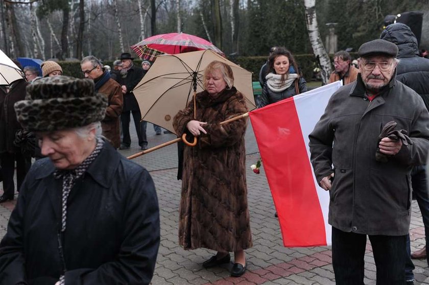 Bliscy pożegnali Adama Hanuszkiewicza