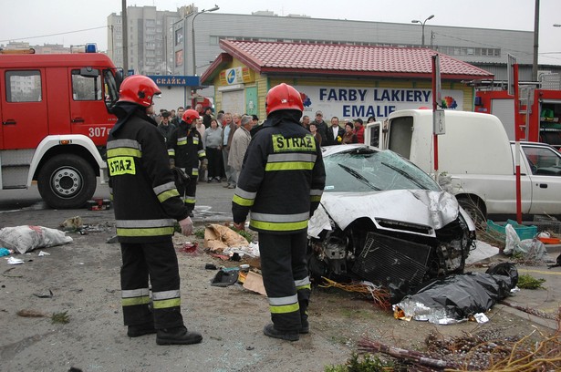 Auto wjechało w ludzi, nie żyje kobieta