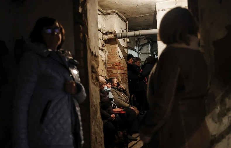 Ukrajinske žene u skloništu u Nikopolju 