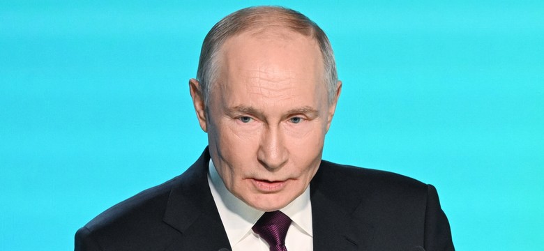 Putin pije szampana na Kremlu. Jego pupil dał Rosjanom powód do dumy