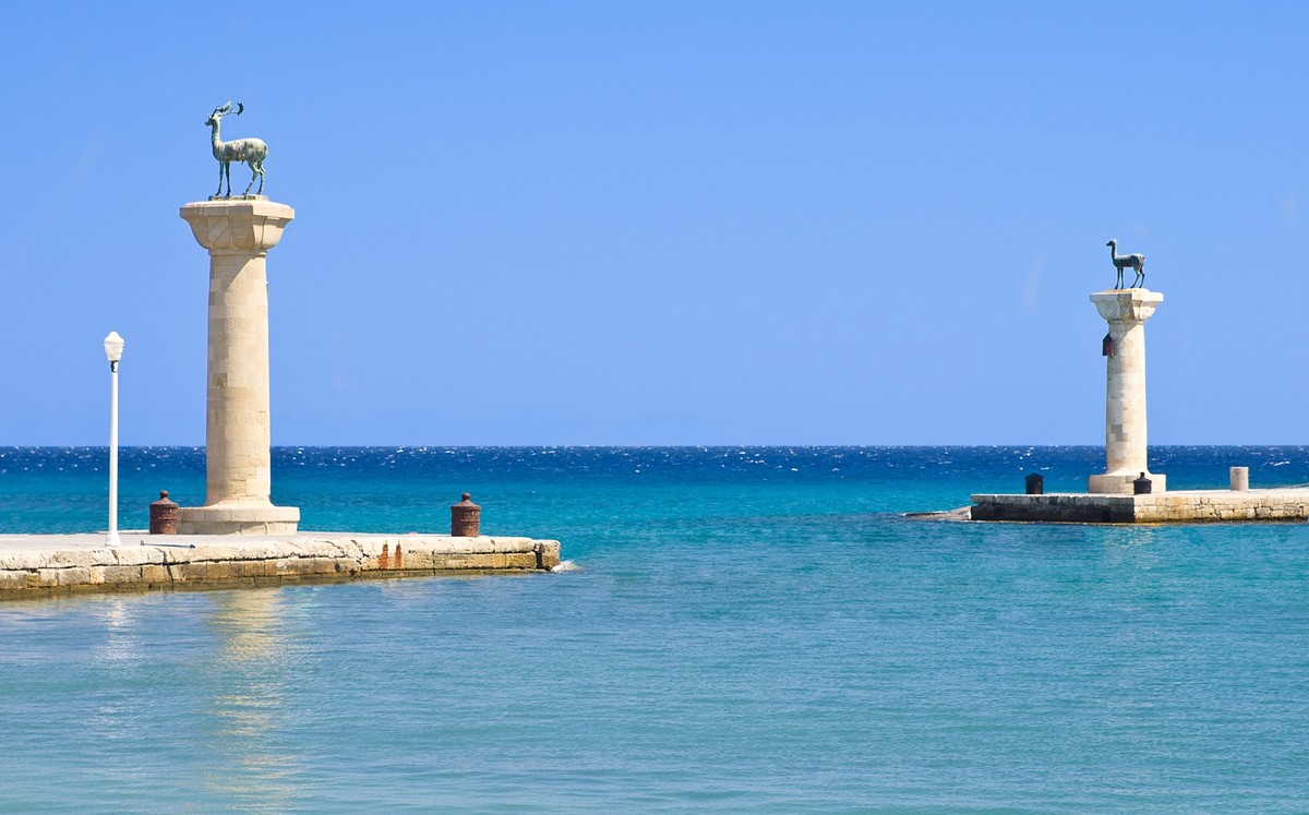Rodos, port nad którym górował Kolos z Rodos