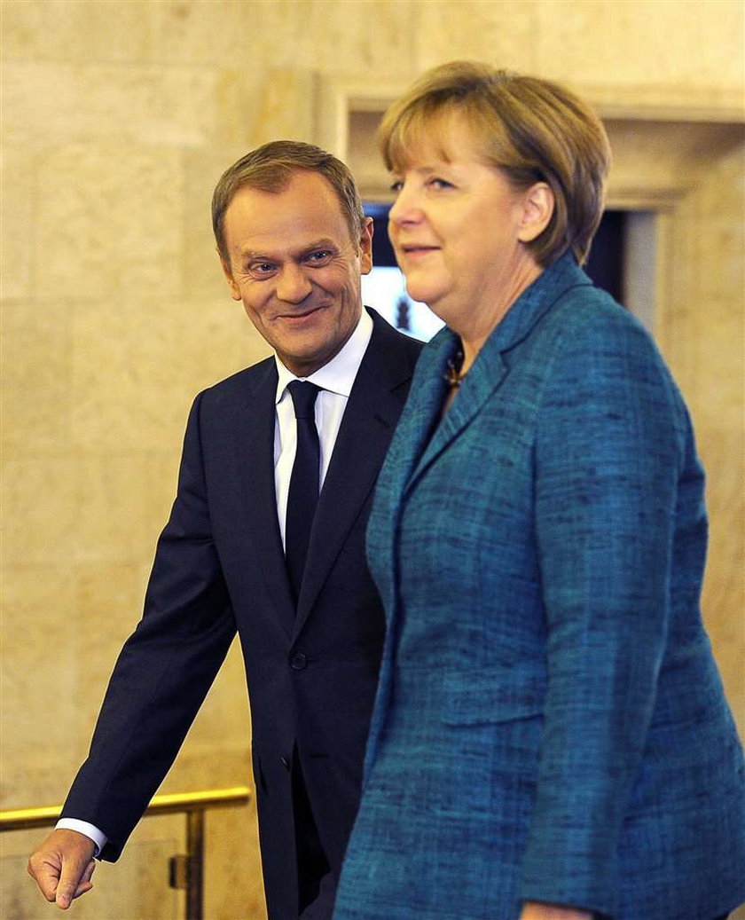 Czym Tusk raczy Merkel? Zobacz!