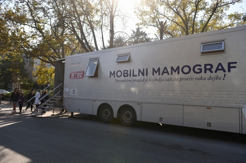 Mobilni mamograf RAS foto Snežana Krstić