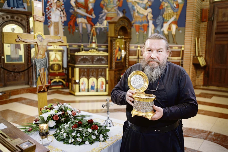 Monah Valentin svakodnevno čuva svetinju