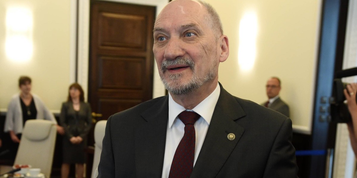 Macierewicz szokuje. Zobacz czego chce zamiast Pałacu Kultury!