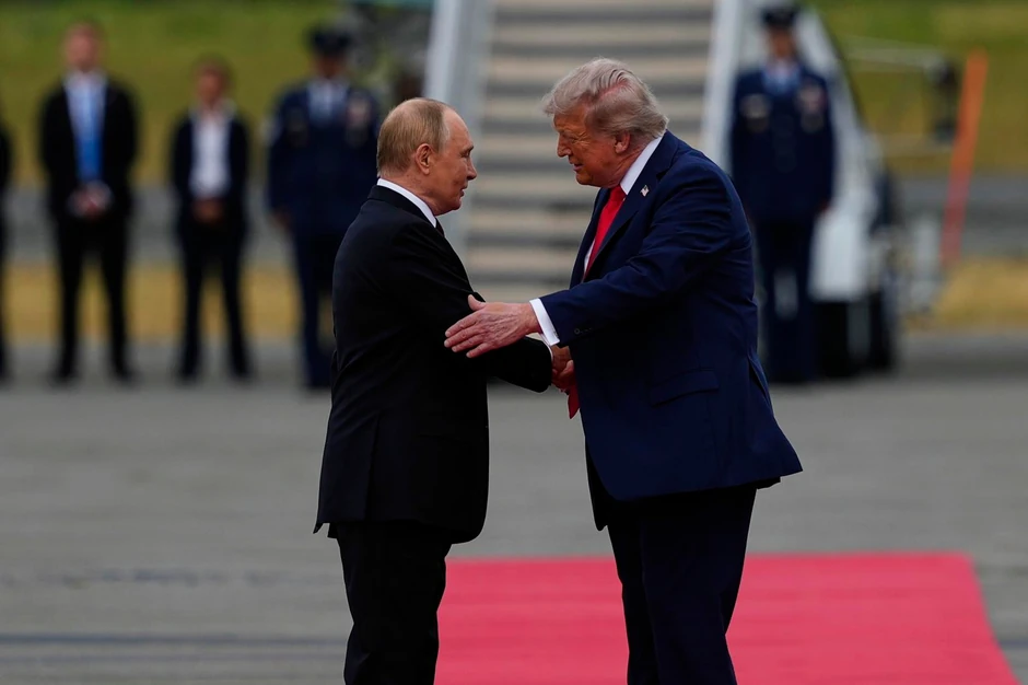 Vladimir Putin i Donald Tramp na Aljasci