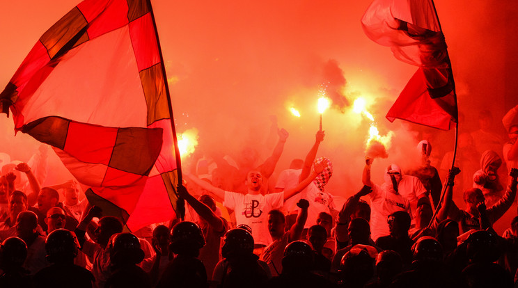 Az elvetemült Legia-ultrák/Fotó: AFP