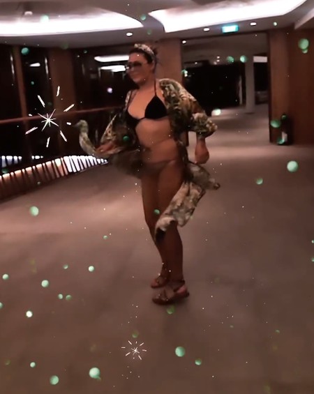 Ana Nikolić u kupaćem