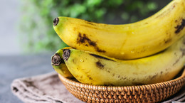 O której godzinie najlepiej zjeść banana? Ekspertka wyjaśnia raz na zawsze