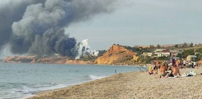 Odgłosy eksplozji i kłęby dymu. Groza nad krymskim lotniskiem [ZDJĘCIA, WIDEO]