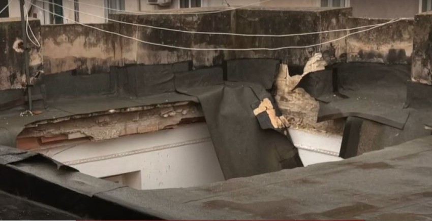 Zgrada sa urušenim potkrovljem