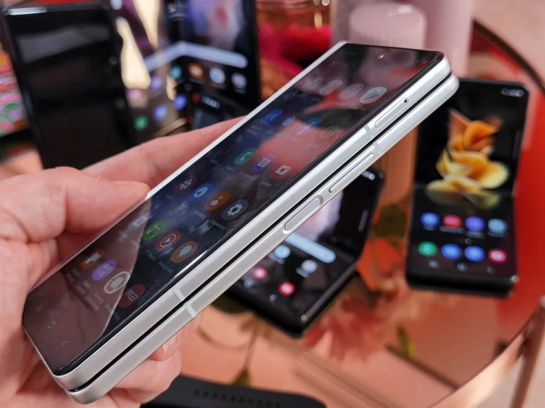 Samsung Galaxy Z Fold3