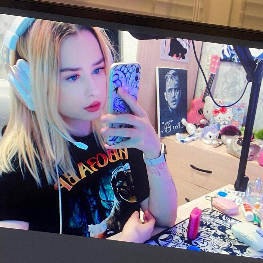 Marija iz Sankt Peterburga sada obeshrabruje druge od isprobavanja molekula | Foto: BBC