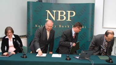 płace to element ryzyka, ale są przesłanki do cięcia stóp