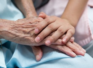 Koniec ze starzeniem się? Przełomowe badania chińskich naukowców