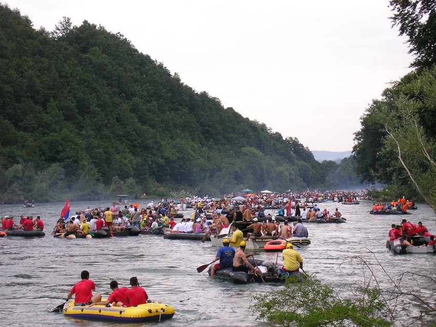 Rekom Drinom se juče spuštalo oko 15.000 ljudi
