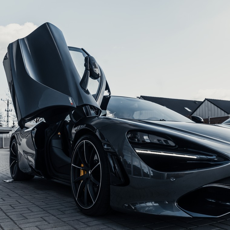 Hubert Hurkacz i McLaren 720S