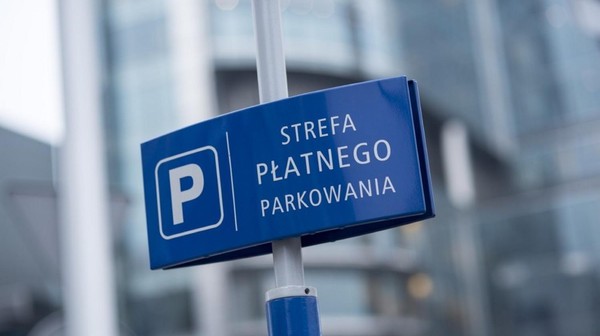 Pierwsze nowoczesne parkomaty stoją już na Saskiej Kępie i Kamionku, gdzie zaczęła działać Strefa Płatnego Parkowania Niestrzeżonego o łącznej powierzchni 6 km kw.