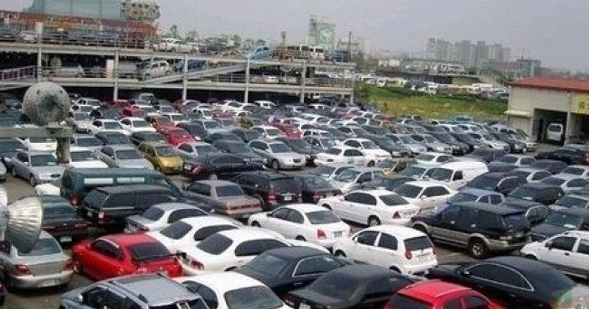 Agents lament low importation, trapped vehicles after naira floatation - Vimarsana News