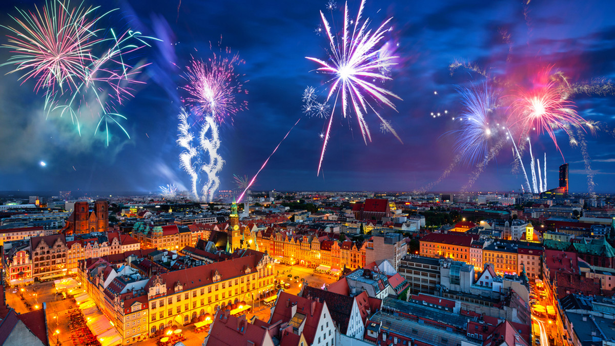 Co jest dozwolone w Sylwestra w czasie pandemii? Prawnik odpowiada