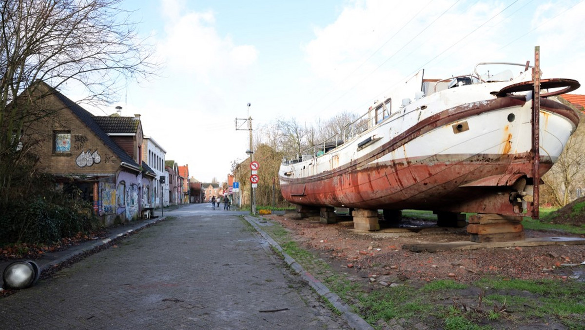 Doel - najbardziej znane belgijskie miasto duchów w cieniu elektrowni atomowej i portu w Antwerpii