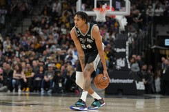 Spurs wygrali drugi mecz z rzędu. Sochan nadal nie gra [WIDEO]