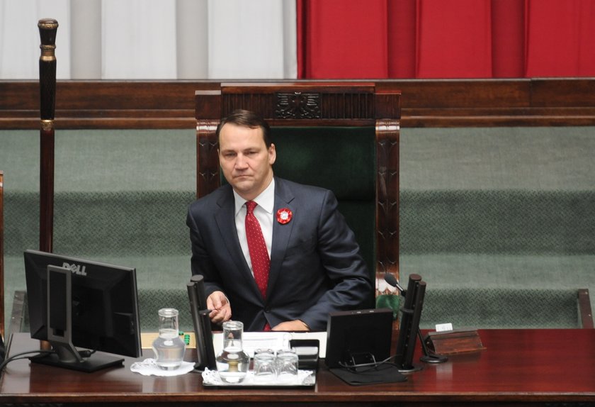 Sikorski nabrał wody w usta! 