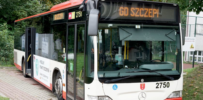 Zaszczep dziecko przed szkołą. Po Gdańsku kursuje specjalny mobilny punkt szczepień