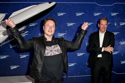 SpaceX rusza z turystyką kosmiczną. Jeszcze w tym roku zabierze na orbitę czterech astronautów-amatorów