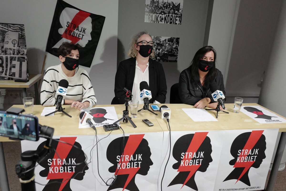 Warszawski Strajk Kobiet przedstawił swoje żądania. "Protesty będą trwały do czasu ustąpienia rządu"