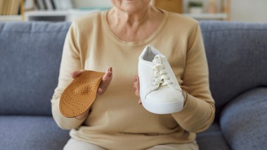 gdzie wyrzucić stare buty? wiele osób popełnia błąd