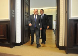 Opozycja: Rząd załatwił dobrą posadę Arabskiemu