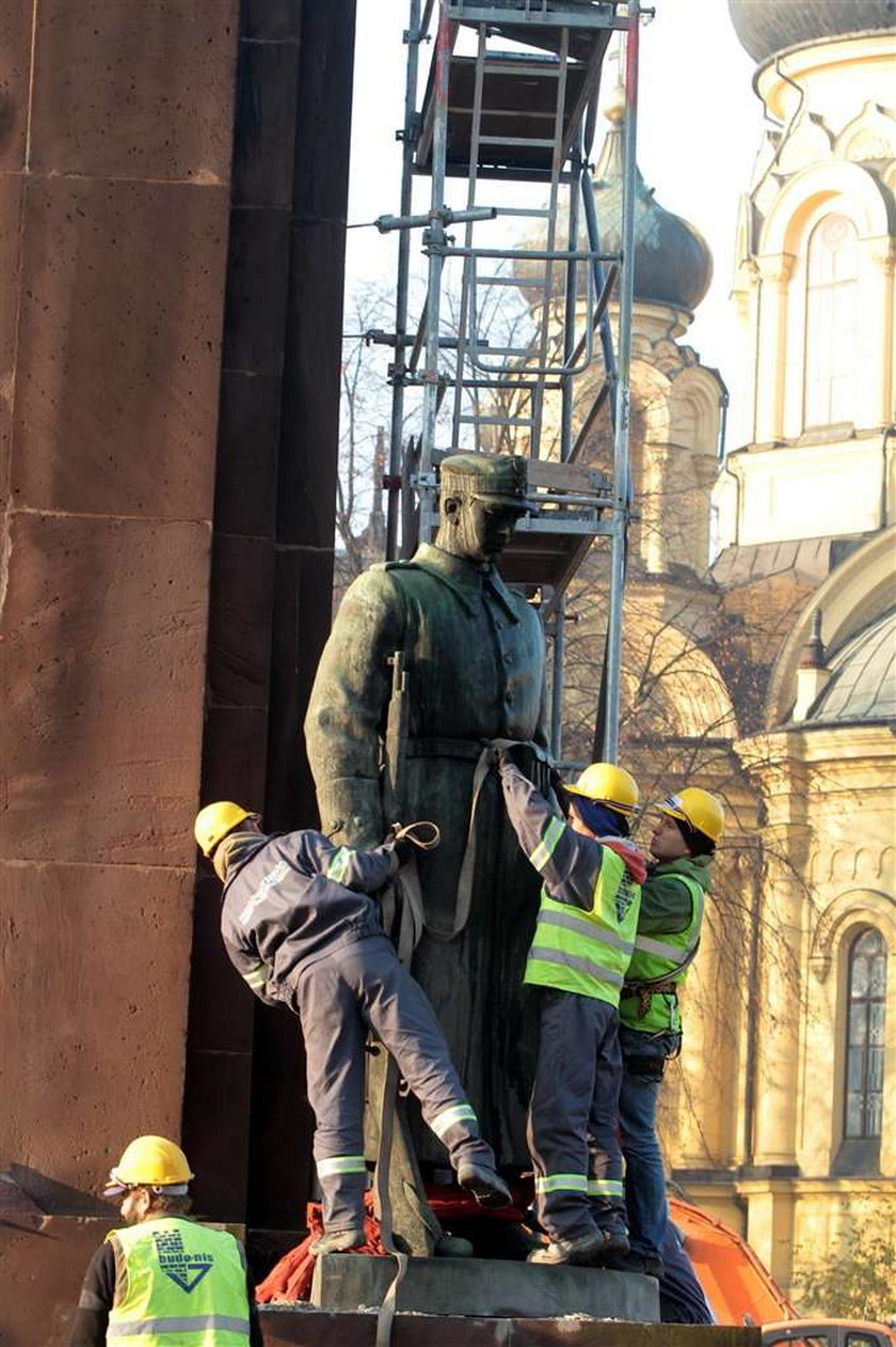 Znika pomnik, będzie metro!