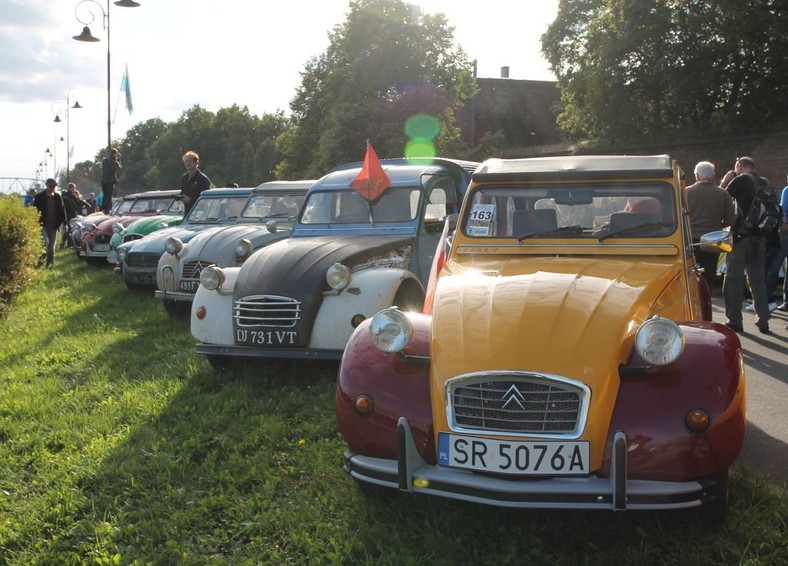 21. Światowy Zlot Miłośników Citroëna 2CV Toruń 2015