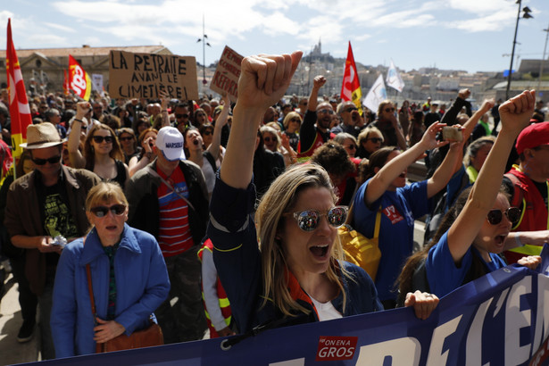 Demonstracje przeciwko reformie emerytalnej we Francji. EPA/Guillaume Horcajuelo Dostawca: PAP/EPA.