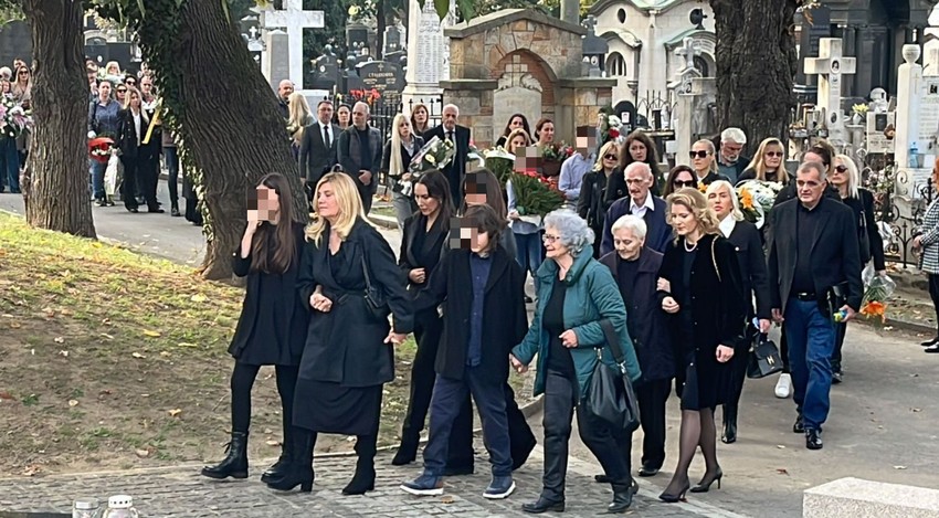Deca Dragoslava Lazića na sahrani