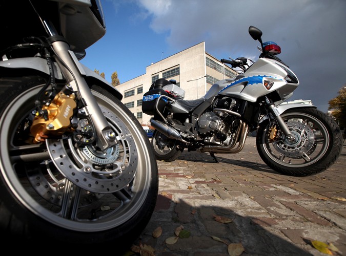 Superszybka policja i jej nowe maszyny!