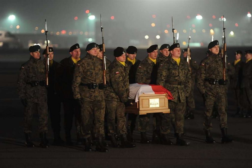 5 pogrzebów w Wigilię. Ciała żołnierzy wróciły do Polski