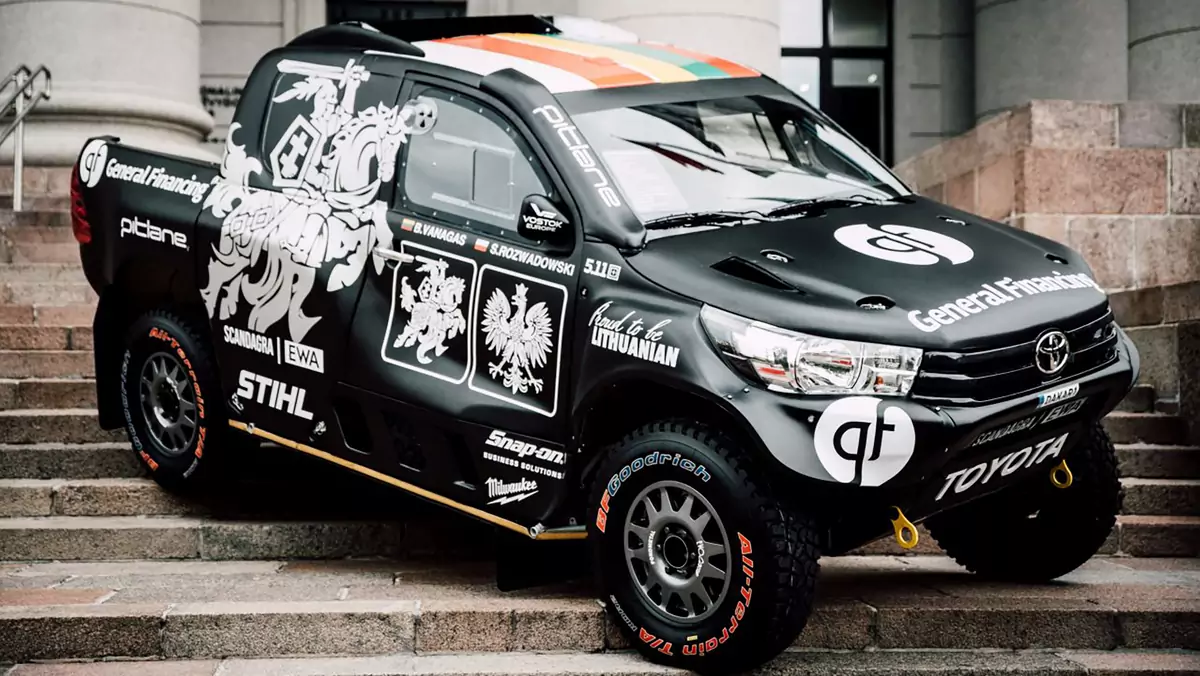 Toyota Hilux Black Hawk V litewsko-polskiego teamu Pitlane przygotowana na Rajd Dakar