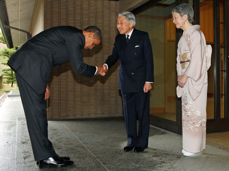 U.S. President Barack Obama is greeted by Japanese Emperor Akihito and Empress Michiko upon arrival at the Imperial Palace in Tokyo November 14, 2009.