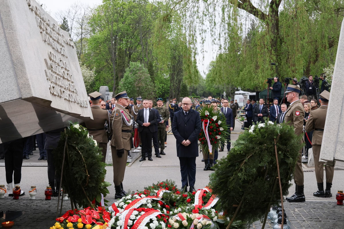  Macierewicz karnie odpowie? Trwają intensywne prace w prokuraturze