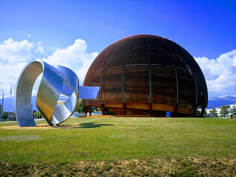 Budynek CERN w centrum turystycznym