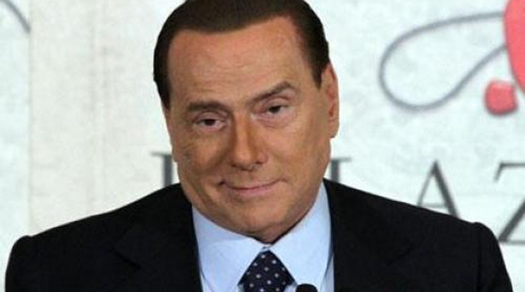 Százmilliókat csajozott el Berlusconi