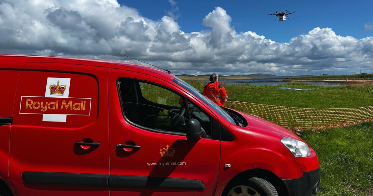 Britská pošta mění majitele.  Obchodníkem je tajemný miliardář z České republiky